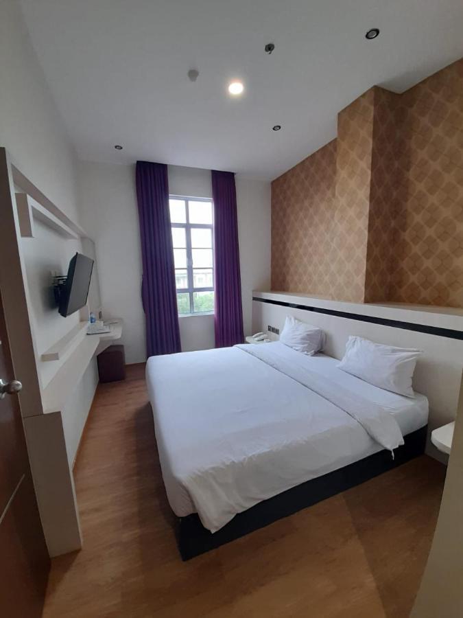 Blitz Hotel Batam Centre Dış mekan fotoğraf