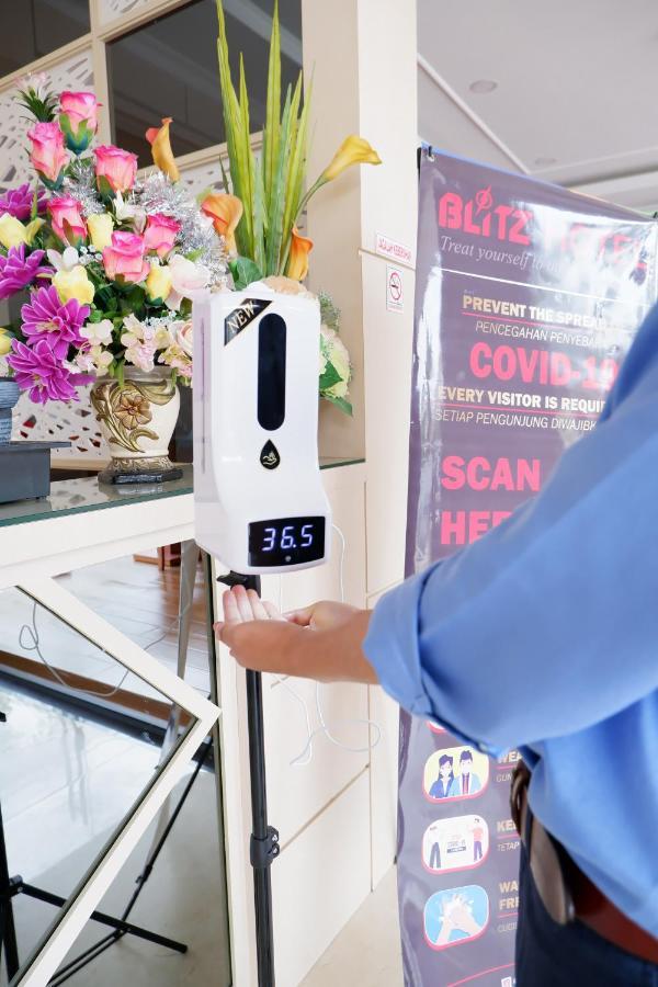 Blitz Hotel Batam Centre Dış mekan fotoğraf